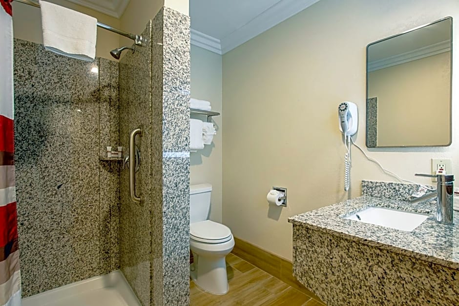Red Roof Inn & Suites Monterey
