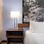 Super 8 by Wyndham Longmont/Twin Peaks
