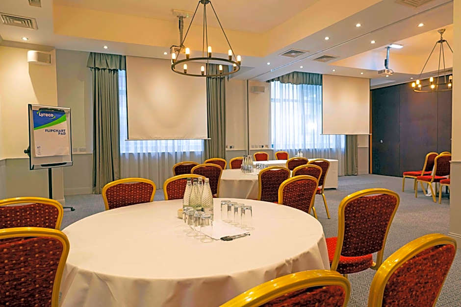 Bristol Grand Hotel By Sunday