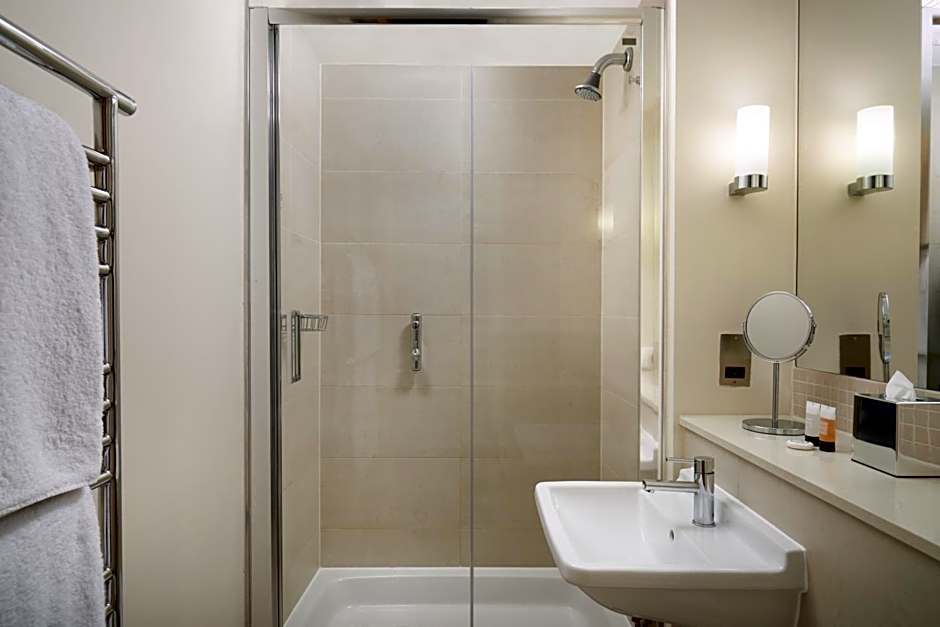 The Resident Kensington (formerly The Nadler Kensington)