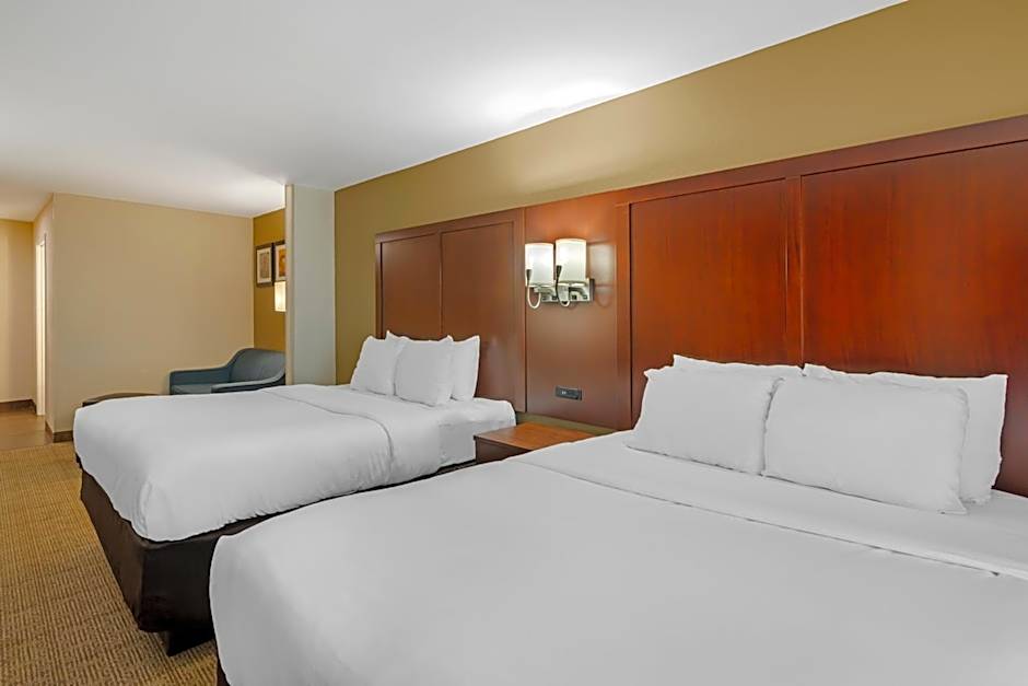 Comfort Suites Savannah Gateway I-95