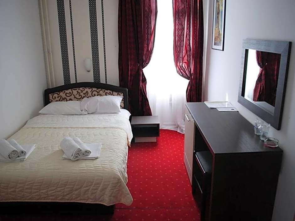 Photo 1 of 9 of 1 Double Bed or 2 Beds