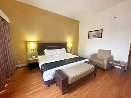 Superior King Room