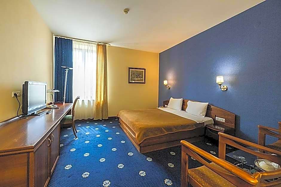 Ararat Hotel