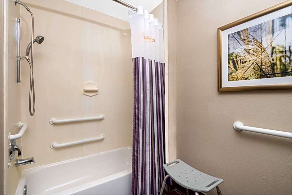 La Quinta Inn & Suites by Wyndham Atlanta Stockbridge