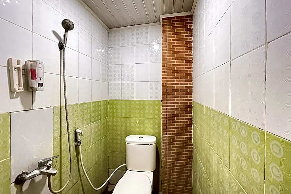 RedDoorz Syariah near Mall Of Serang