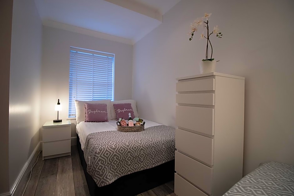 Haven House Rooms, Barry