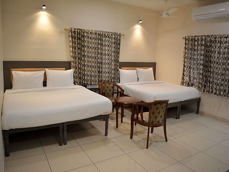 Hotel Sownthariyam
