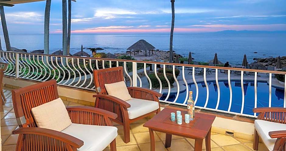 Ocean Front, 3 bedroom, 3 bathroom, Casa Natalia, Playa Esmeralda