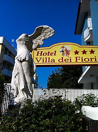 Hotel Villa dei Fiori - sul mare con piscina
