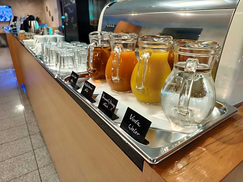 Felicity Garni Hotel