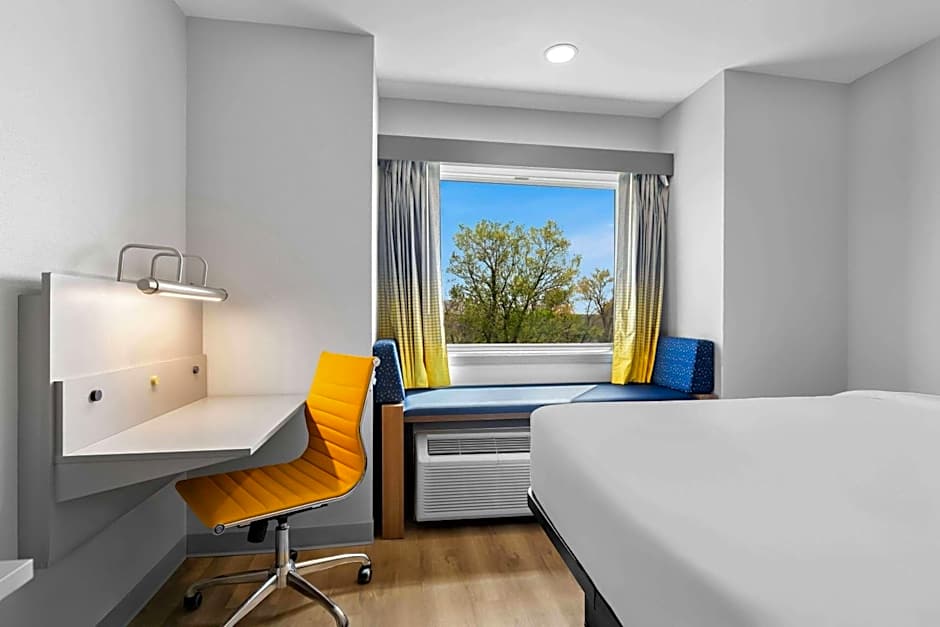 Microtel Inn & Suites by Wyndham Tulsa  Catoosa/Route 66