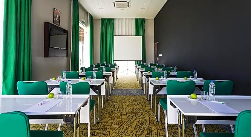 Park Inn by Radisson Hotel and Residence Duqm