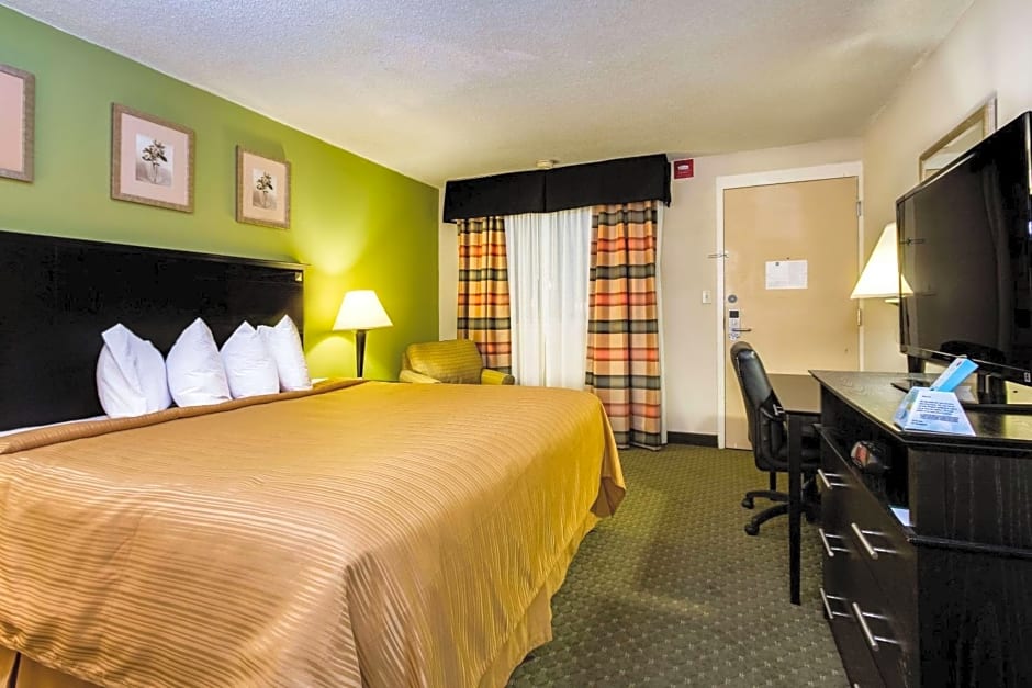 Quality Inn & Suites Moline