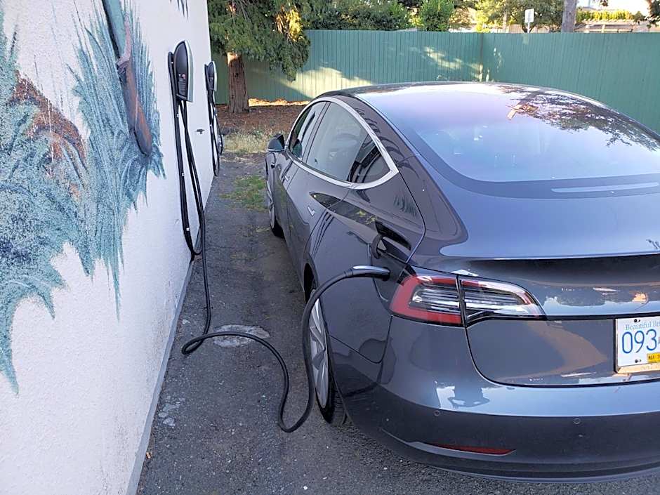 Robin Hood Inn and Suites