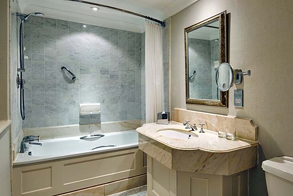 Hanbury Manor Marriott Hotel & Country Club