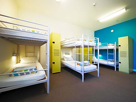 Bed in 6-Bed Mixed Dormitory Room with Private Bathroom