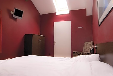Twin Room with Bathroom