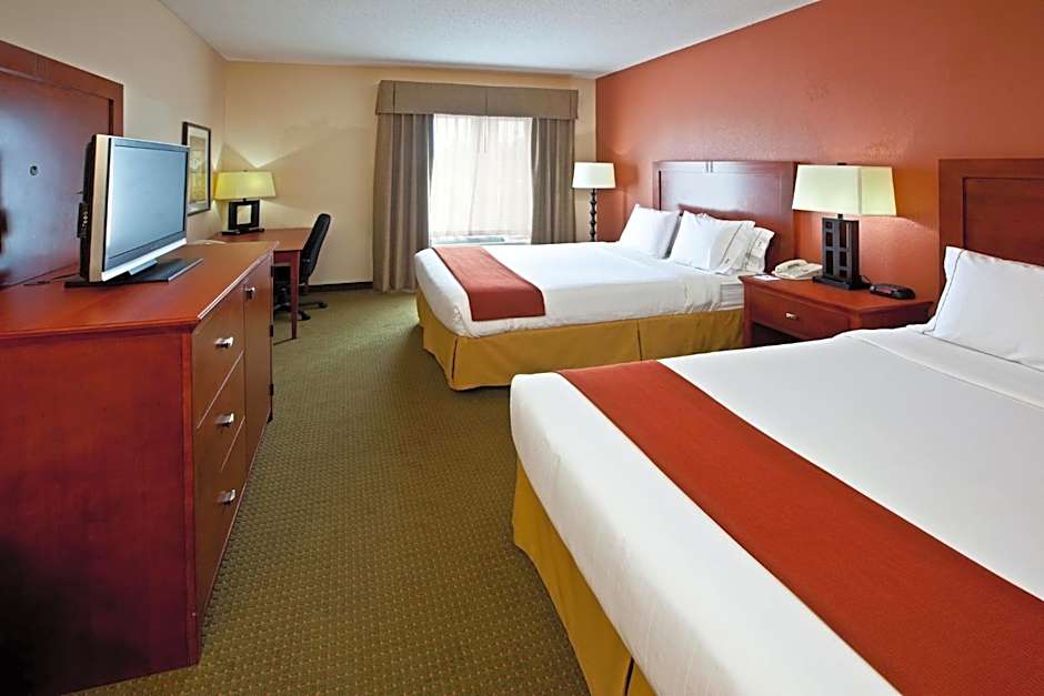 Holiday Inn Express Hotel & Suites Bedford By IHG