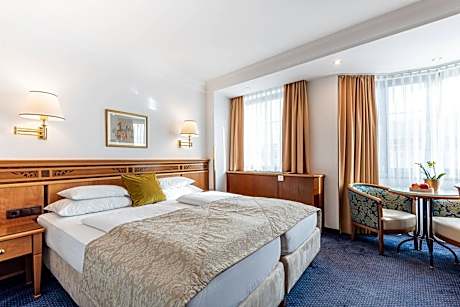 Medium Double Room with River View