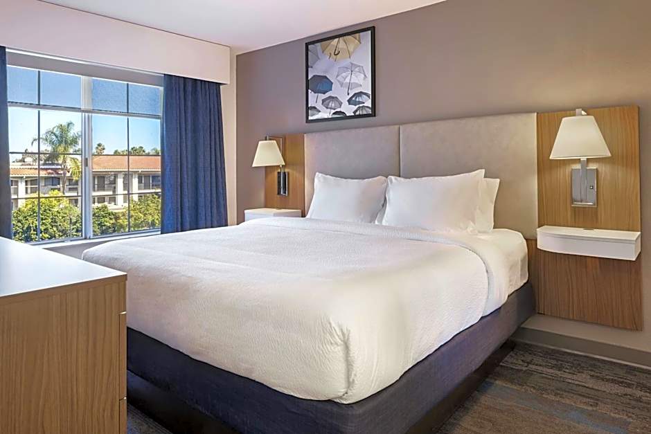 City Express by Marriott Spring
