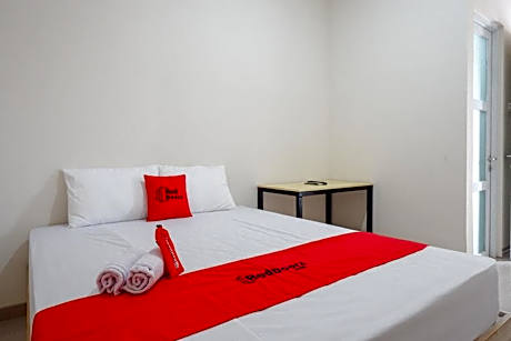 RedDoorz Near Lippo Plaza Buton