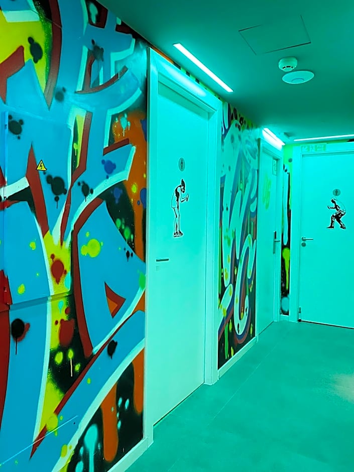 We Street Hostel - Albergue