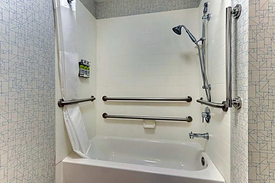 Holiday Inn Express & Suites Weatherford By IHG