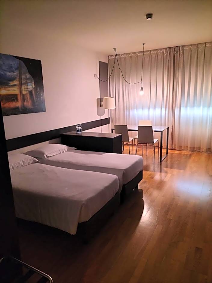Wall Art Hotel & Residence
