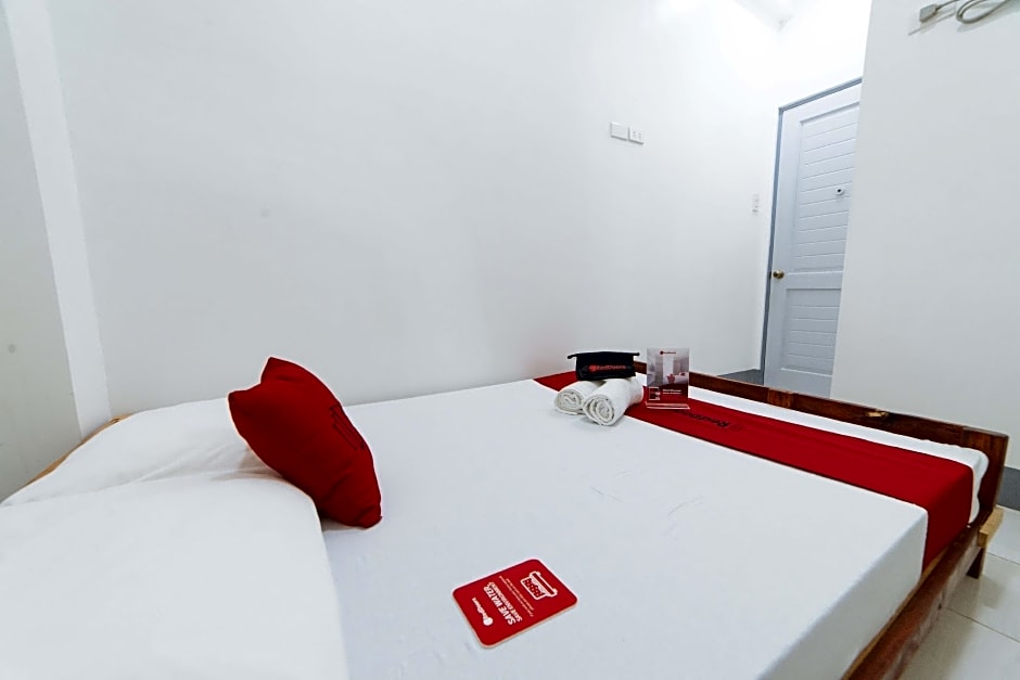 RedDoorz @ Plaza Jaro Iloilo
