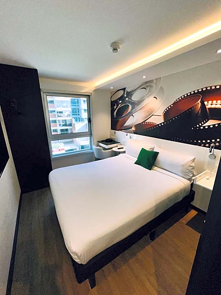 ibis styles Montevideo Biarritz