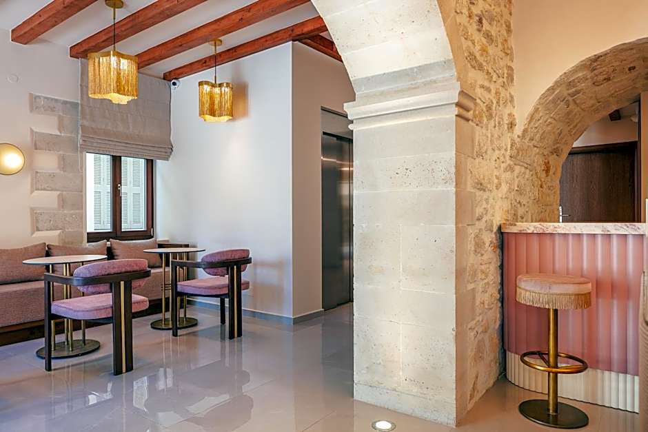 La Montre Luxury Boutique Suites