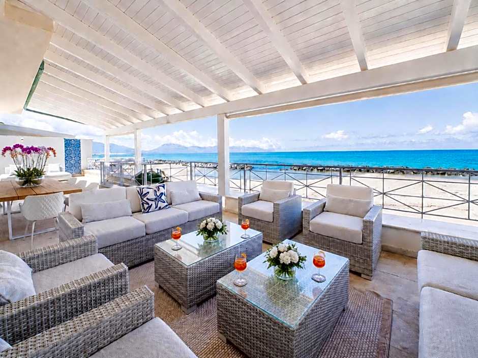 Amira Beach Villa by Le Dhome Sicily