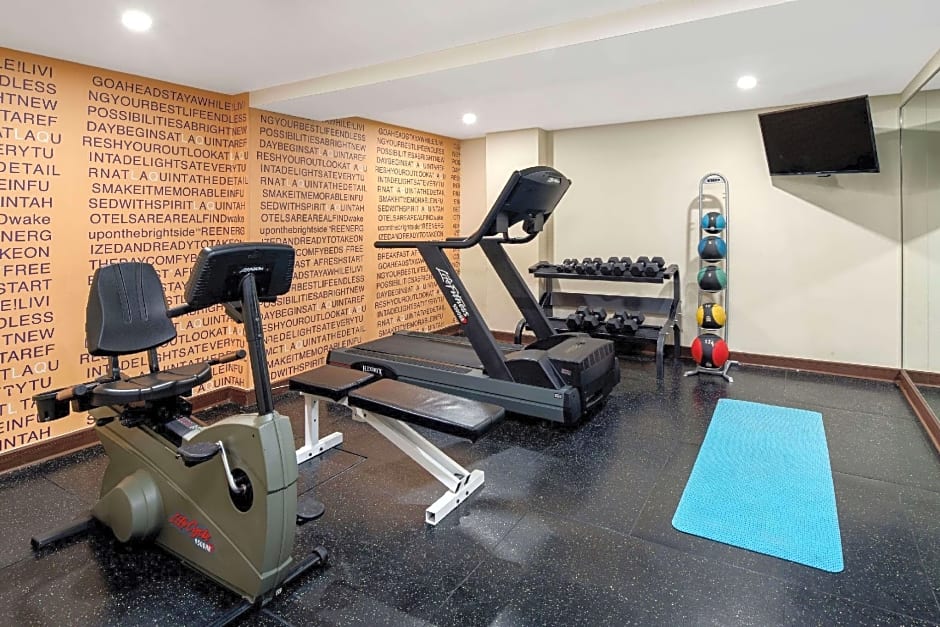 La Quinta Inn & Suites by Wyndham Oshawa