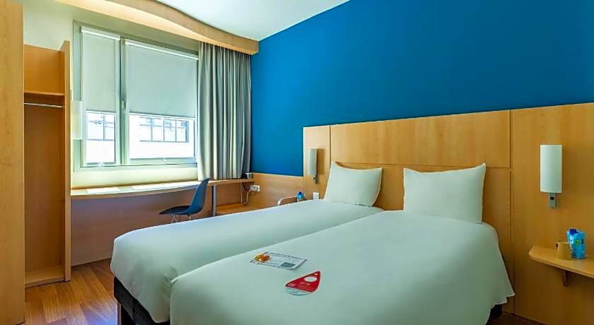 ibis Barcelona Pza Glories 22