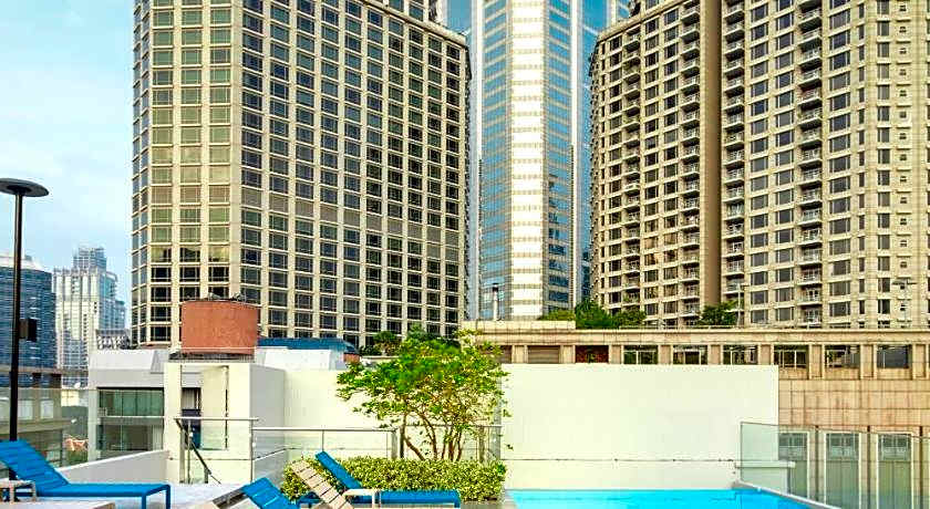 The Quarter Ploenchit by UHG