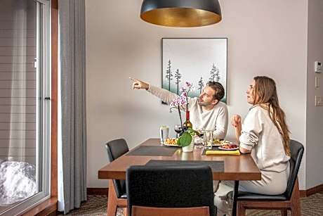 Suite, 2 Bedrooms (1 King Bed, 1 Queen Bed and 1 Double Sofa Bed)