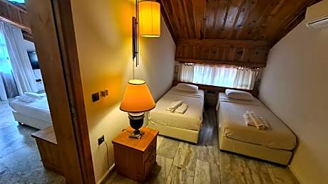 Family Room with Garden View