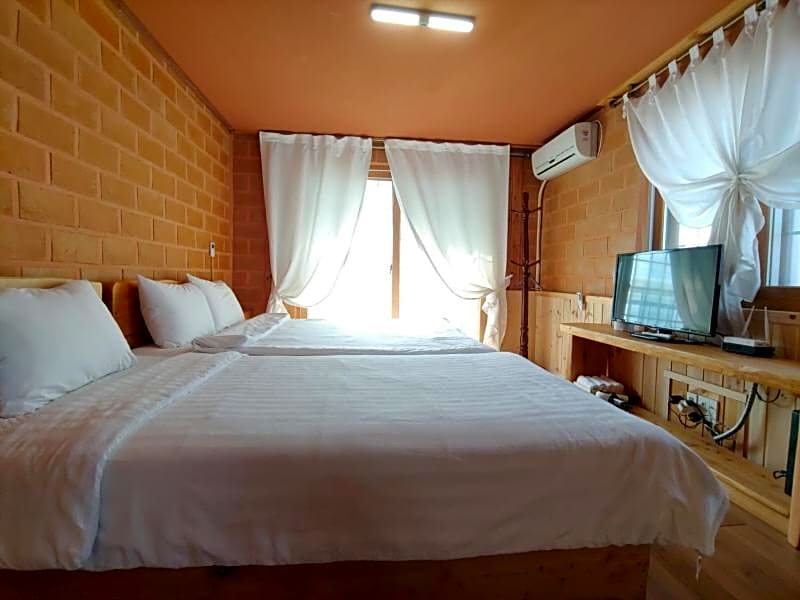 Jeju Hani Baram Pension