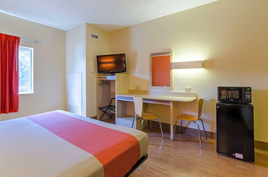 Motel 6-Bristol, VA