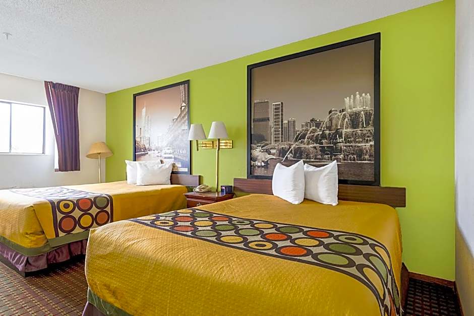 Photo 1 of 11 of 2 Queen Beds, Nonsmoking