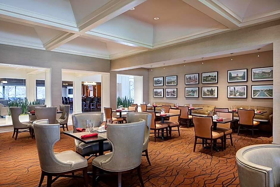 Sheraton Westport Chalet Hotel St. Louis