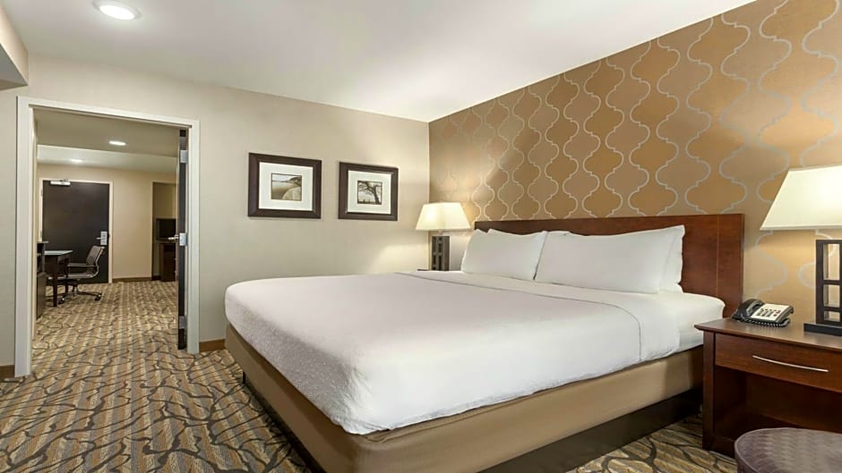Holiday Inn Hotel & Suites Gateway By IHG