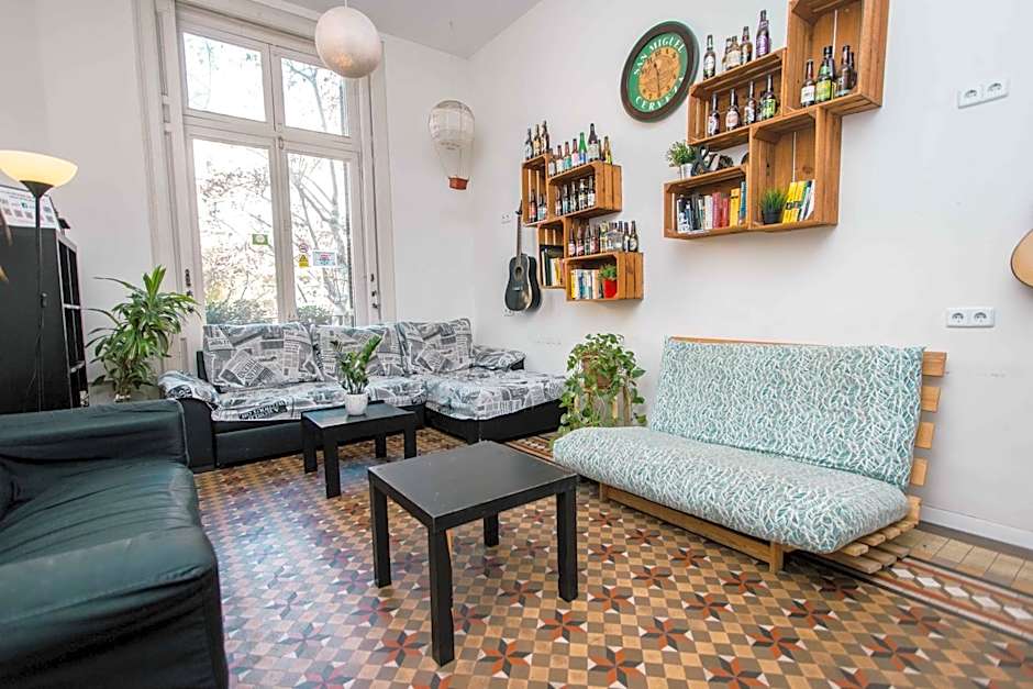 360 Hostel Barcelona Arts&Culture