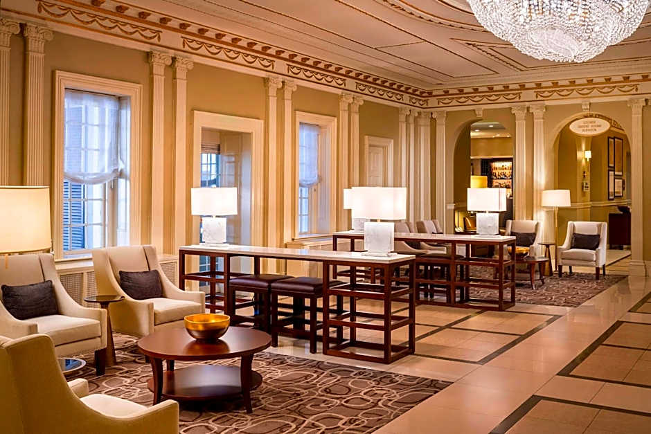 Sheraton Commander Hotel