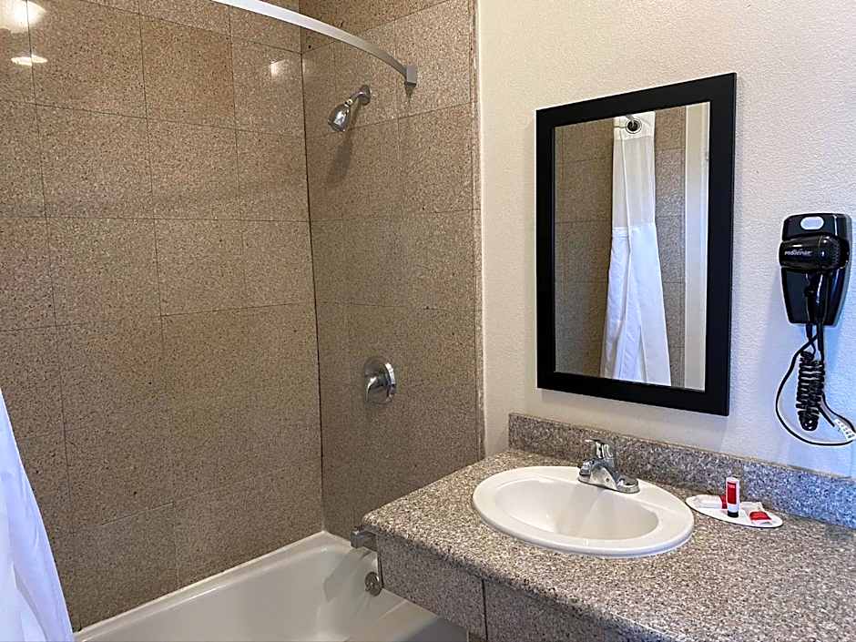 Super 8 by Wyndham Monterey