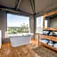Hlosi Game Lodge - Amakhala Game Reserve