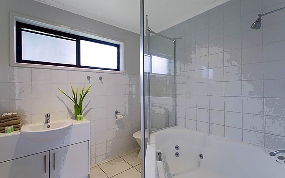 Best Western Colonial Village Motel