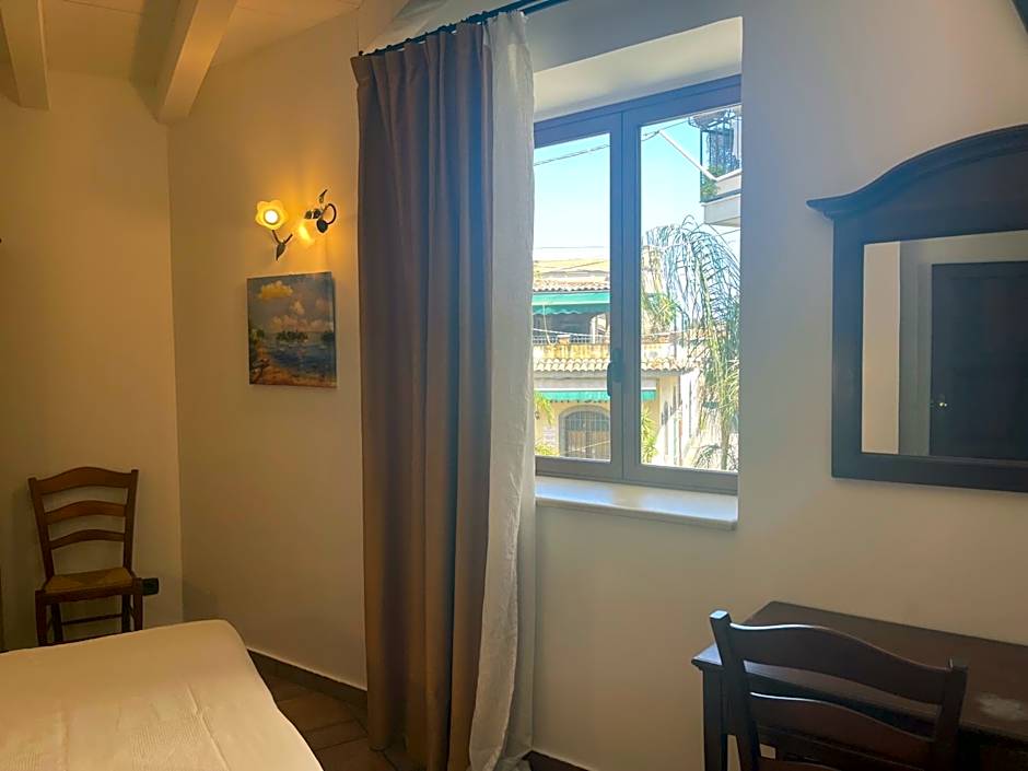 Hotel Capomulini 3 Stelle