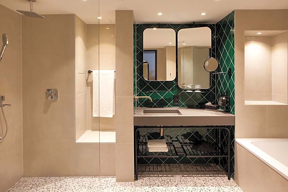 Hotel Indigo Berlin East Side Gallery By IHG